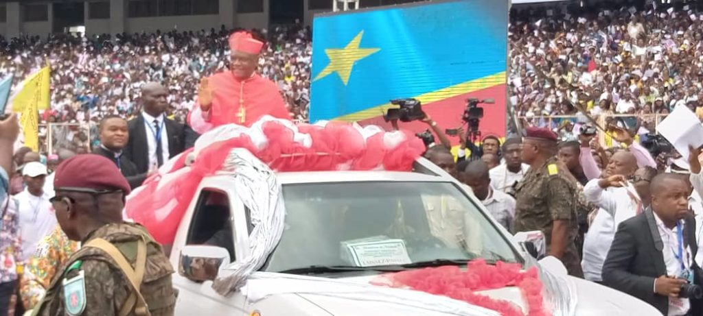 Kinshasa: Le cardinal Fridolin Ambongo est arrivé au stade des Martyrs pour la messe du cardinalat.