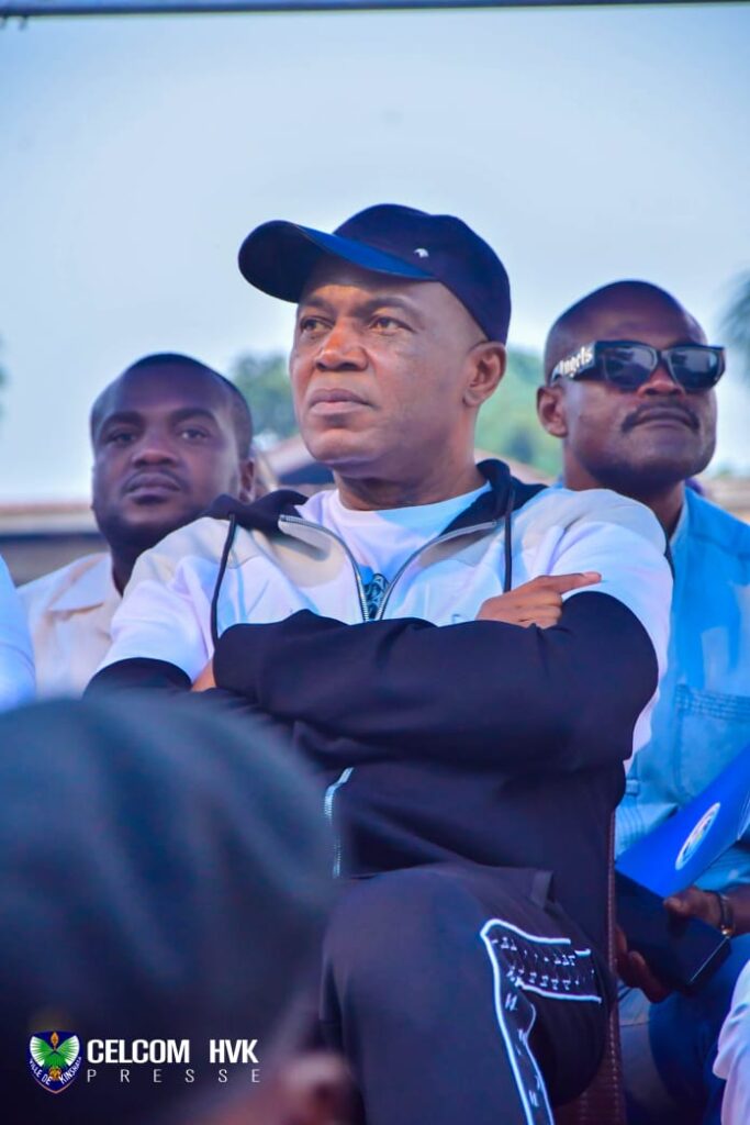 Kinshasa : le gouverneur Gentiny Ngobila inaugure un stadium omnisport portant son nom à Lemba/Salongo