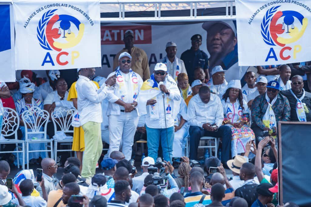 RDC : Moïse Mupata, Nouveau Président de la Ligue des Jeunes de l’ACP, Exprime son Soutien au Changement de la Constitution